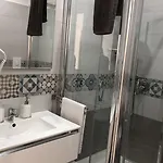 Chiaia 4*