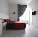 Chiaia 4* Naples