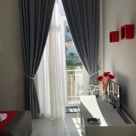 Chiaia 3* Neapel