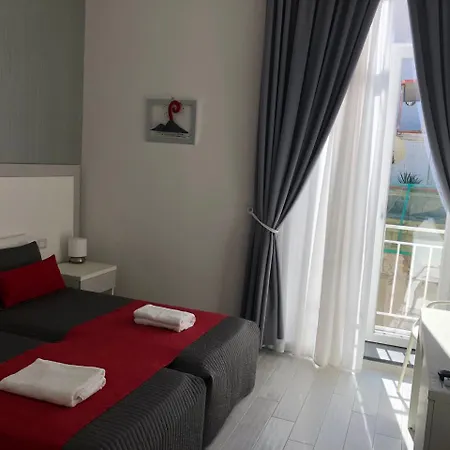 Chiaia 3* Naples
